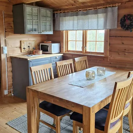 Vakantiehuis Timber With Views Near